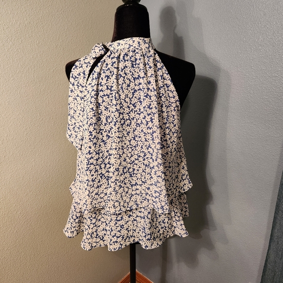 Floral Ruffle blouse - Picture 2 of 8